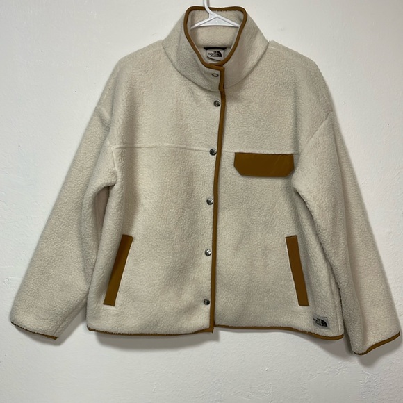 The North Face Jackets & Blazers - EUC The North Face Women Cragmont Snap Coat  Women’s Large